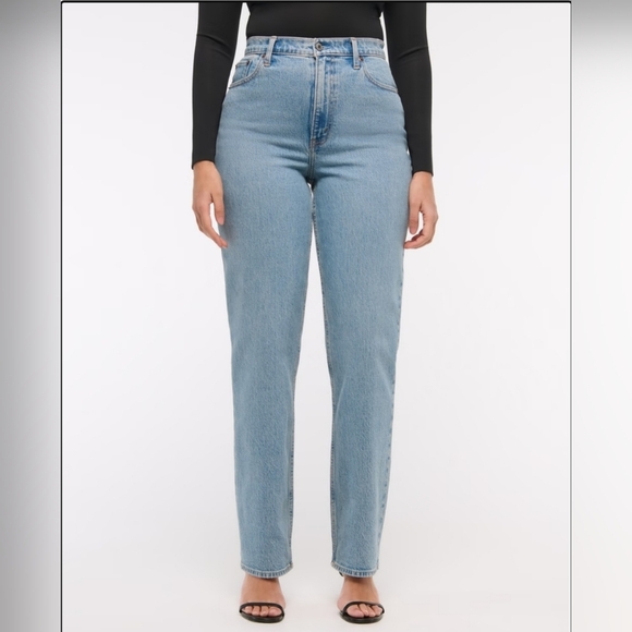 Abercrombie Curve Love Ultra High Rise 90s Straight Jean 14/32 - Picture 2 of 10